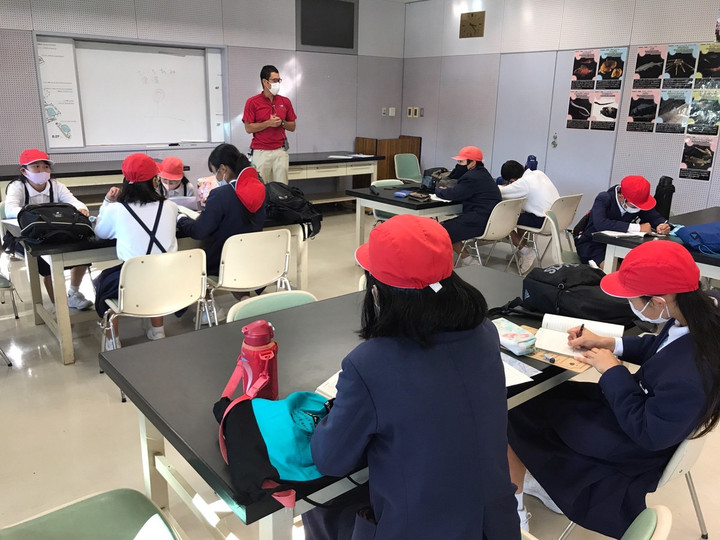 1f311306d4044deeac5d29095d8343b8