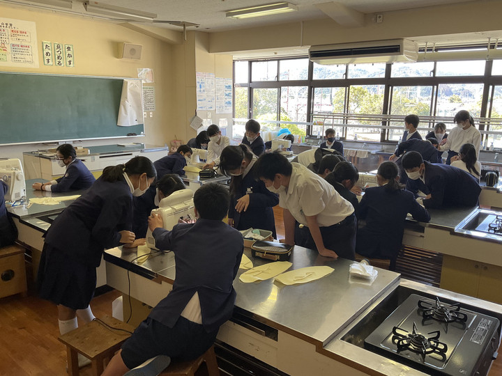 90967df9ab9247b292365f2a6ab0ac97