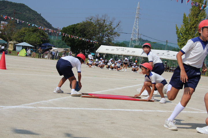 小学校体育（運動領域）指導の手引【低学年】 ～楽しく身に付く