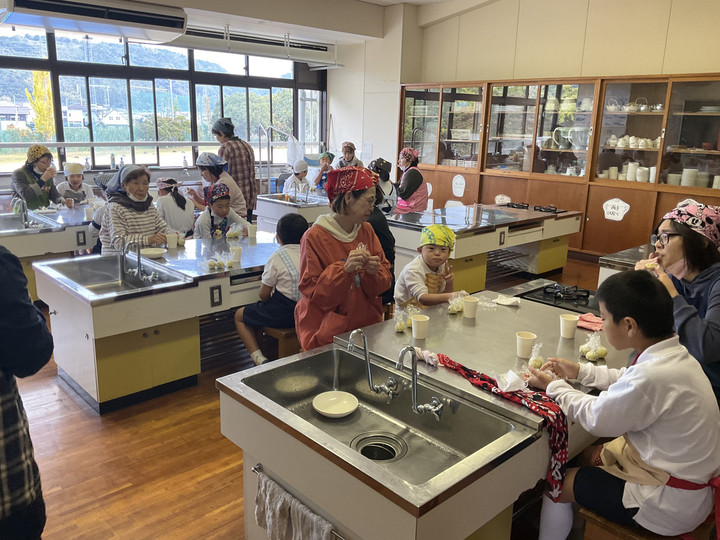 1f59caaae41b42779bf91c6eb1ea32fa